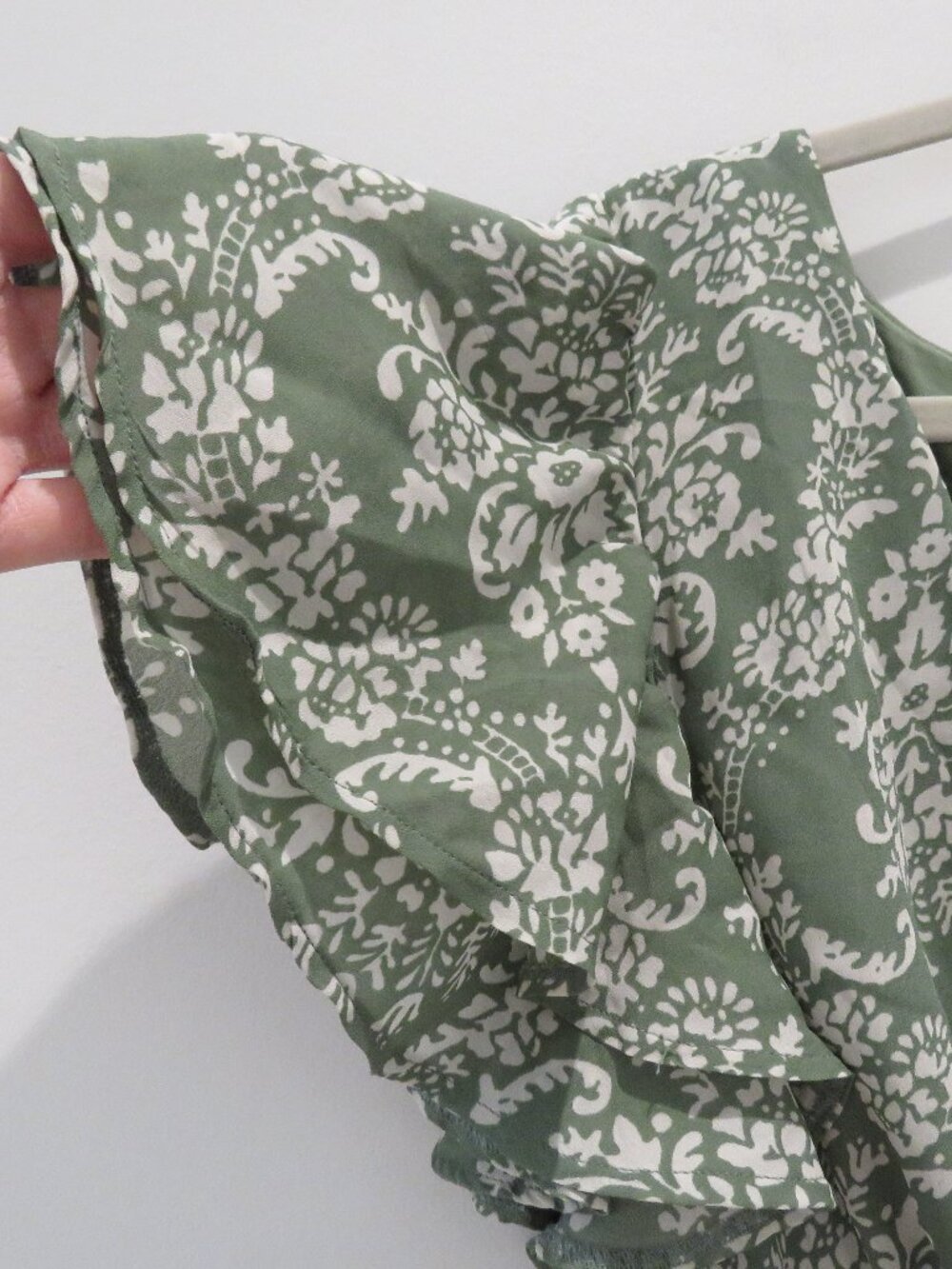 Abercrombie & Fitch Sage Green and Cream Floral Maxi Dress - Picture 6 of 16